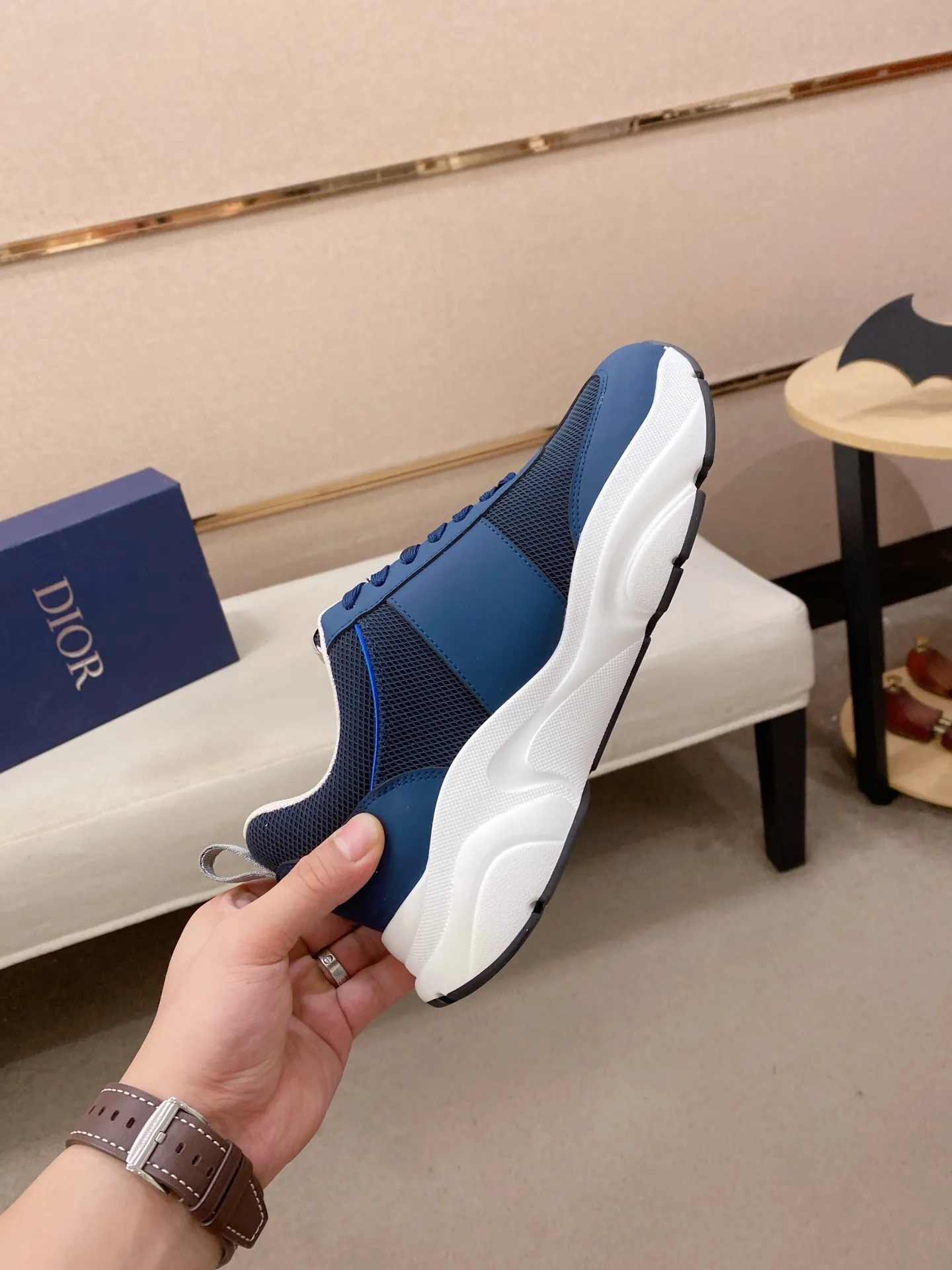 Men's shoes💰 462💰🇮🇹🇮🇹Dior d The new model is on sale at the same time at the counter. The upper 🇮🇹 is imported Italian first-layer cowhide, and the lining is fully imported sheepskin 💪💪. It is a complete 1⃣️ to 1⃣️ replica 🇮🇹💪💪, ⚠ Sole: The original sole is specially provided by the original factory. The exclusive movable molded sole is super comfortable. ⚠Original factory single goods, 🔍🔍high quality, you can enter and leave the counter at will, welcome to compare⚠. Code number: 38-44. Can be customized 45-46.
